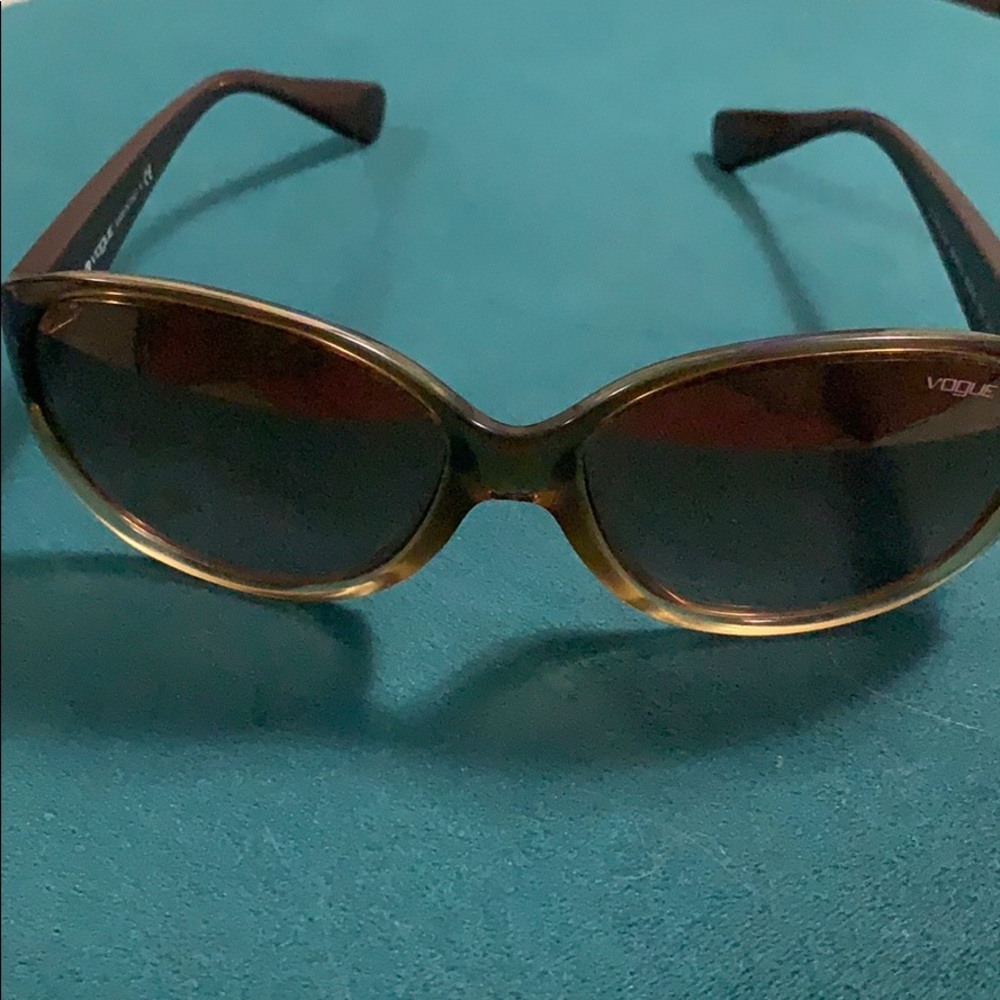 Vogue Oversized sunglasses